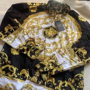 Men’s Versace shirt
